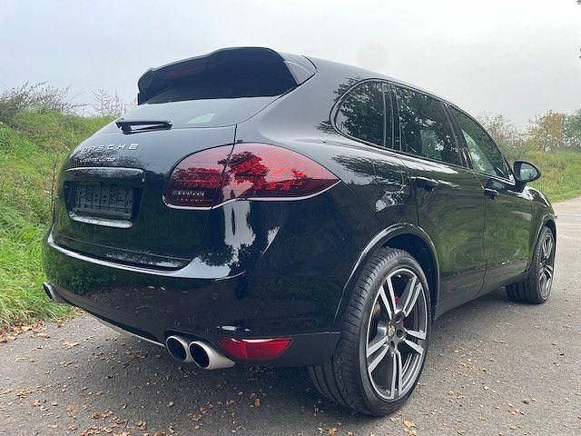 Gebraucht Porsche Cayenne Turbo 500 PS (367 kW) 2012 Schwarz SUV