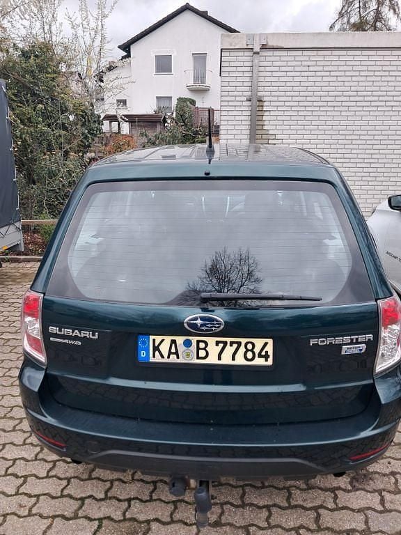 Gebraucht Subaru Forester 147 PS (108 kW) 2011 Grün SUV
