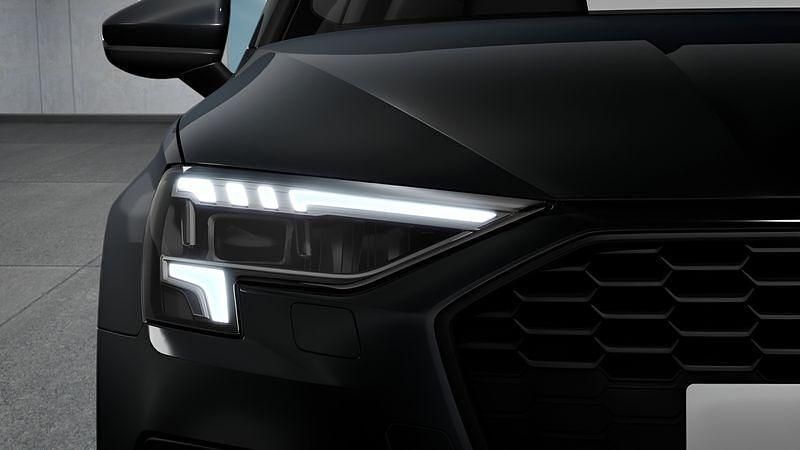 Grau Gebraucht 2024 Audi A3 Sportback Kleinwagen | 34.699 € (Fairer Preis) - Bild 1/4