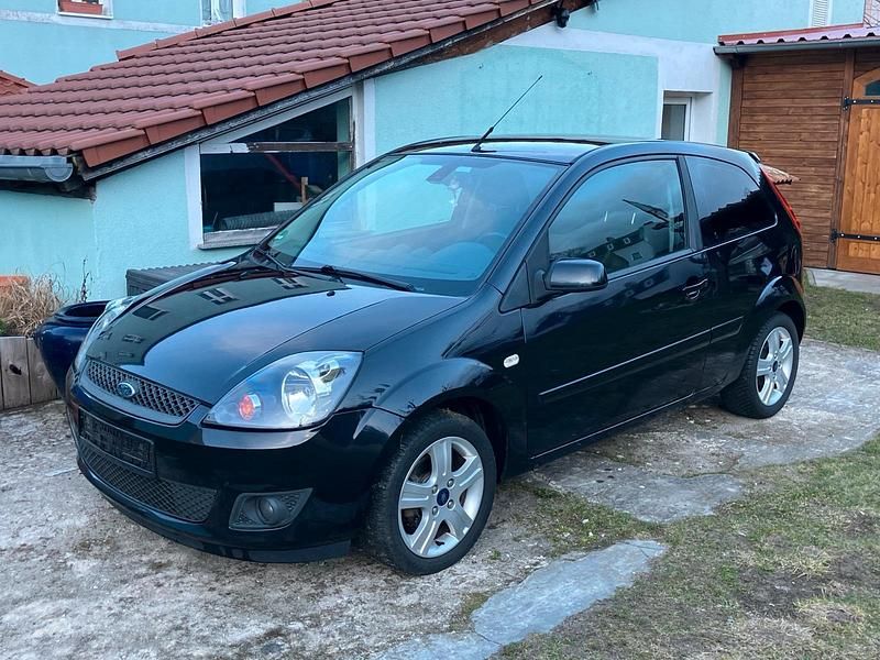 Gebraucht Ford Fiesta 80 PS (58 kW) 2008 Schwarz Kleinwagen