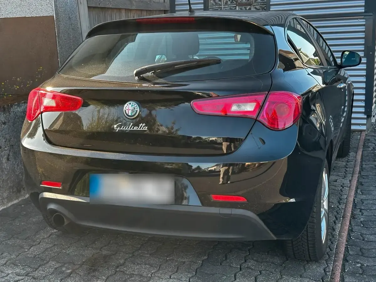 Gebraucht Alfa Romeo Giulietta 170 PS (125 kW) 2012 Schwarz Kleinwagen