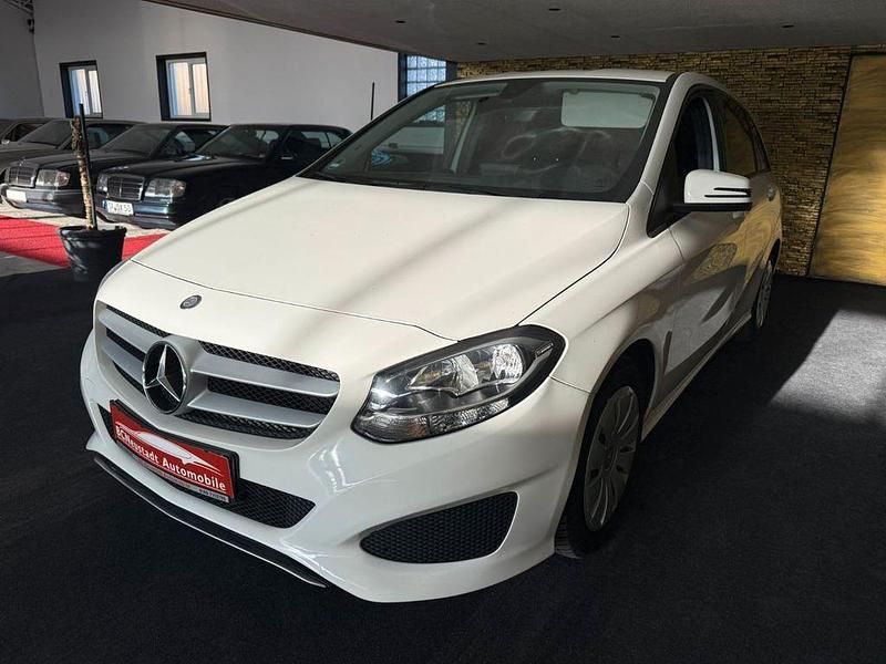 Gebraucht Mercedes B200 136 PS (100 kW) 2015 Weiß Van / Kleinbus