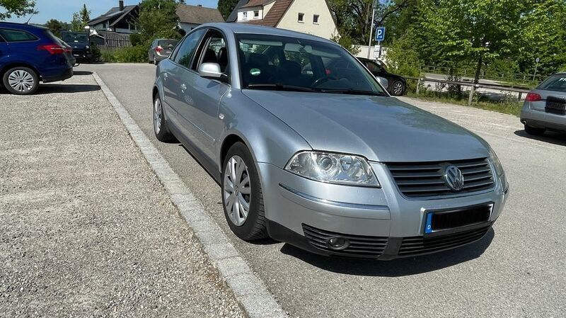 Silber Gebraucht 2002 VW Passat Limousine | 3.599 € (Fairer Preis) - Bild 1/4