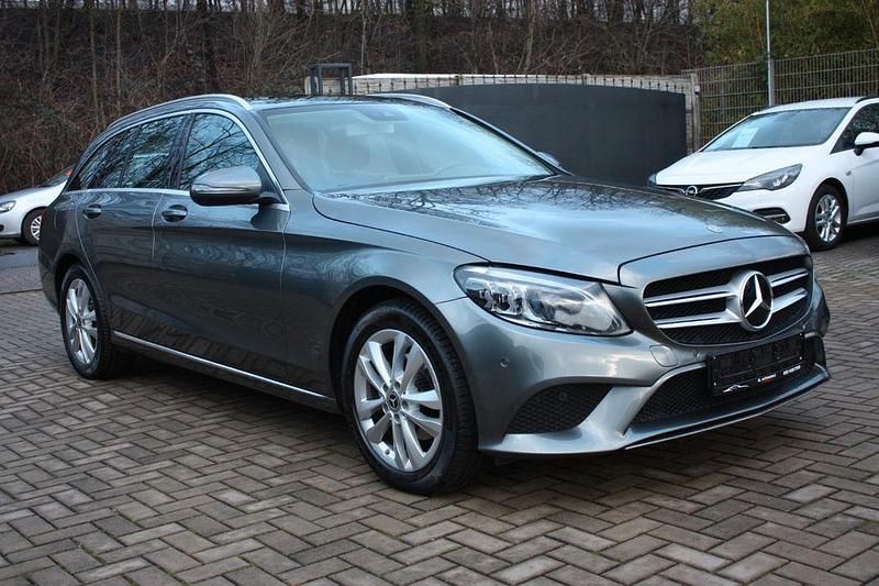 Gebraucht Mercedes C180 156 PS (114 kW) 2019 Grau Kombi