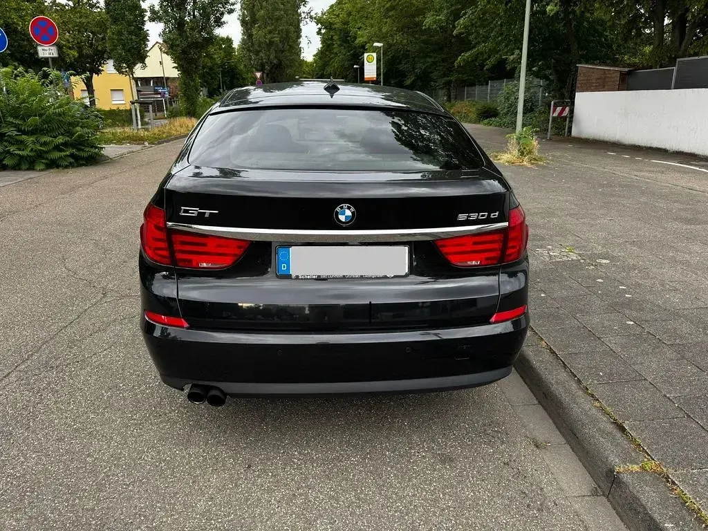 Gebraucht BMW 530 245 PS (180 kW) 2012 Schwarz Limousine
