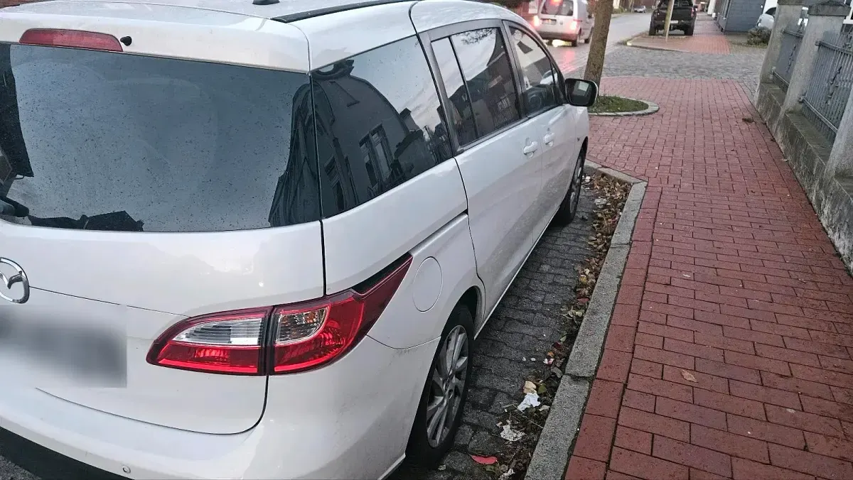 Gebraucht Mazda 5 Sendo 115 PS (84 kW) 2011 Weiß Van / Kleinbus