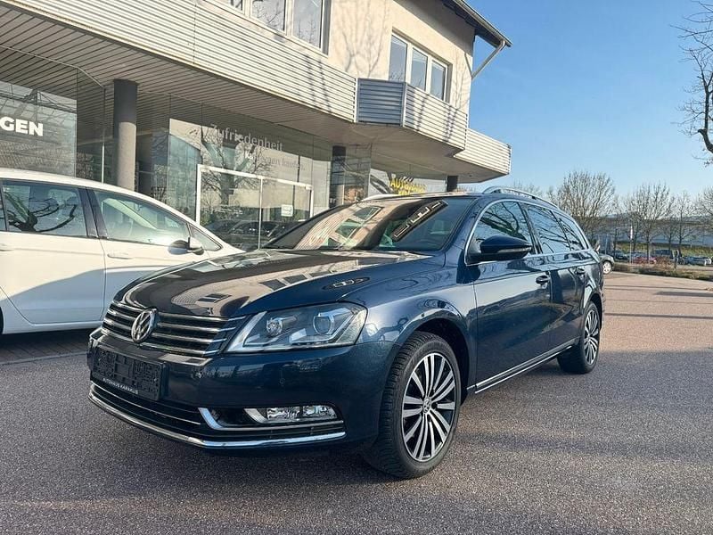 Gebraucht VW Passat Highline 150 PS (110 kW) 2013 Night blue metallic Kombi