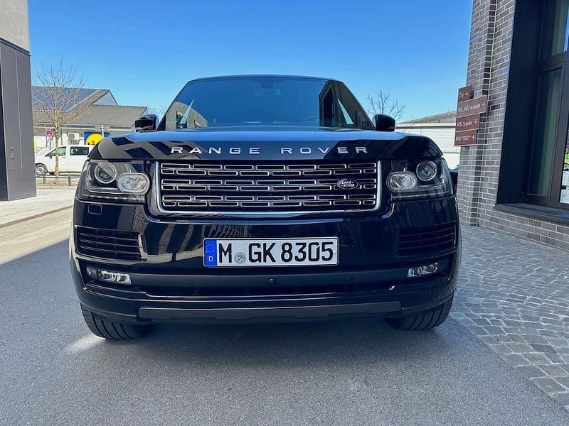 Schwarz Gebraucht 2015 Land Rover Range Rover Vogue SUV | 45.000 € (Fairer Preis) - Bild 1/4