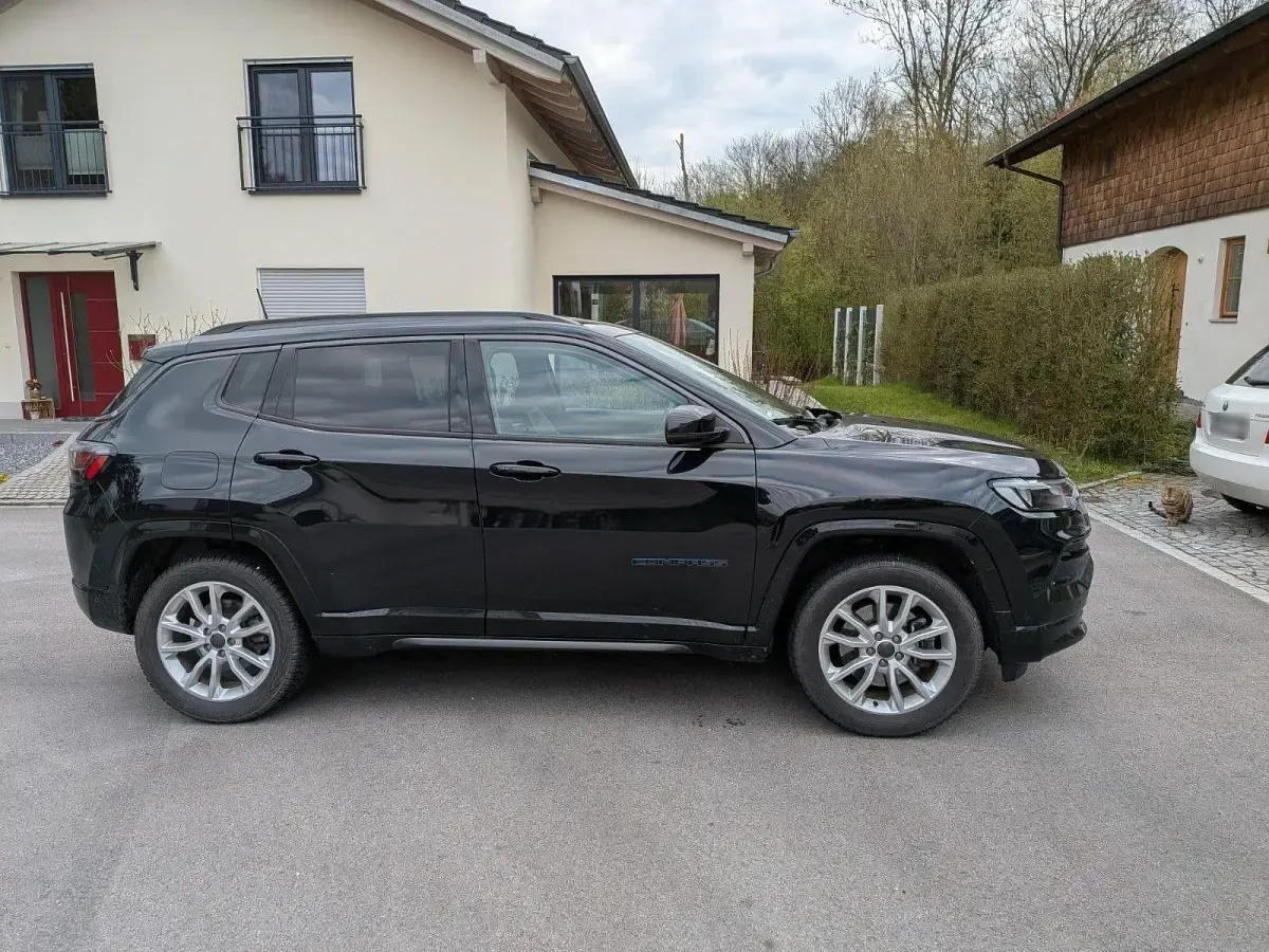 Gebraucht Jeep Compass Summit 241 PS (177 kW) 2021 Schwarz SUV
