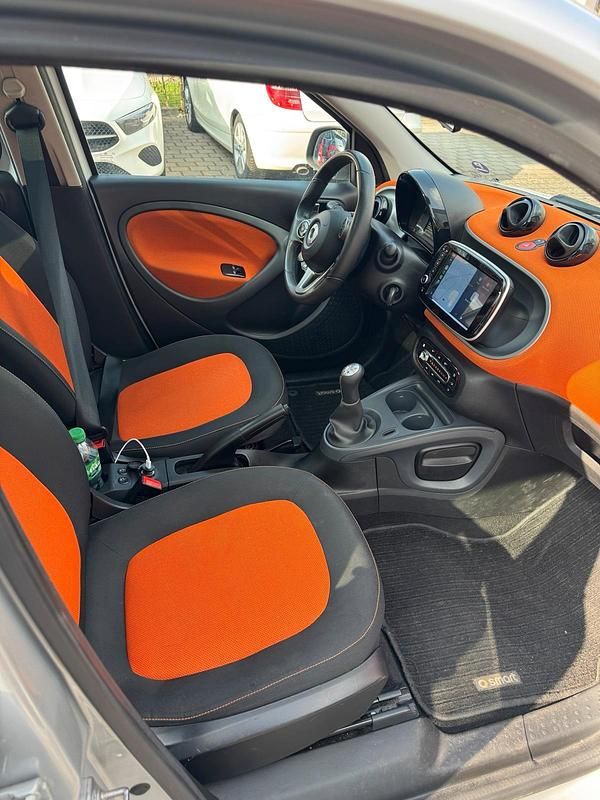 Gebraucht Smart ForFour Passion 71 PS (52 kW) 2015 Weiß Kleinwagen