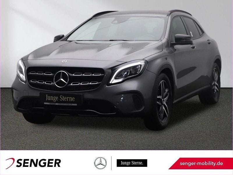 Lack mountaingrau Gebraucht 2020 Mercedes GLA250 Urban SUV | 26.990 € (Guter Preis) - Bild 1/4
