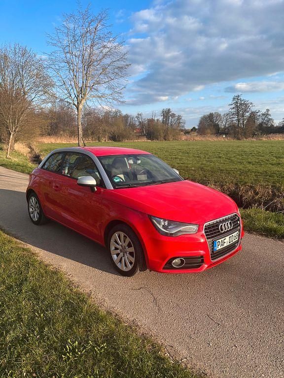 Gebraucht Audi A1 Ambition 105 PS (77 kW) 2011 Rot Kombi