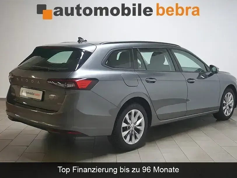 Gebraucht Skoda Superb Essence 193 PS (141 kW) 2025 Graphitegrau Kombi