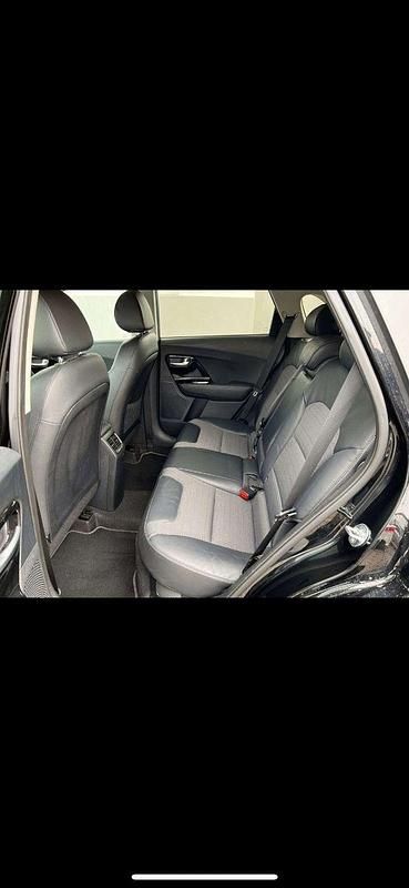 Gebraucht Kia Niro Vision 141 PS (103 kW) 2017 Schwarz SUV
