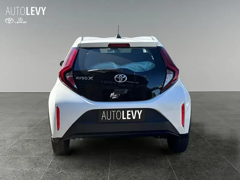 Gebraucht Toyota Aygo X Play 72 PS (52 kW) 2023 Schneeweiß SUV