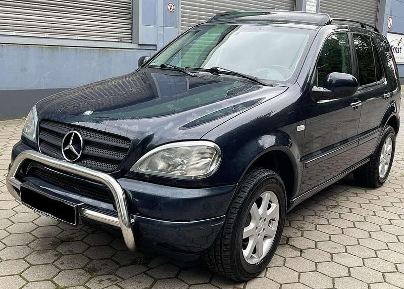 Gebraucht Mercedes ML430 272 PS (200 kW) 2000 Blau SUV
