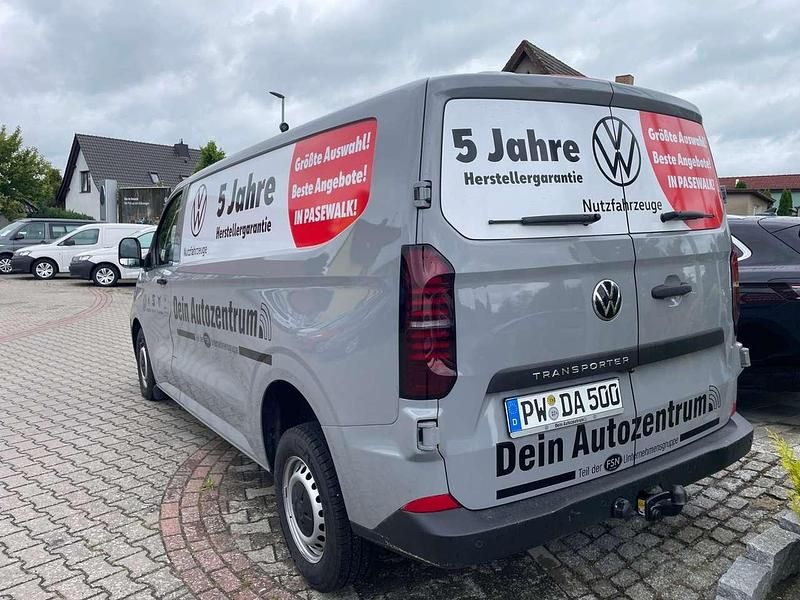 Gebraucht VW T6.1 150 PS (110 kW) 2025 Stone grey Van