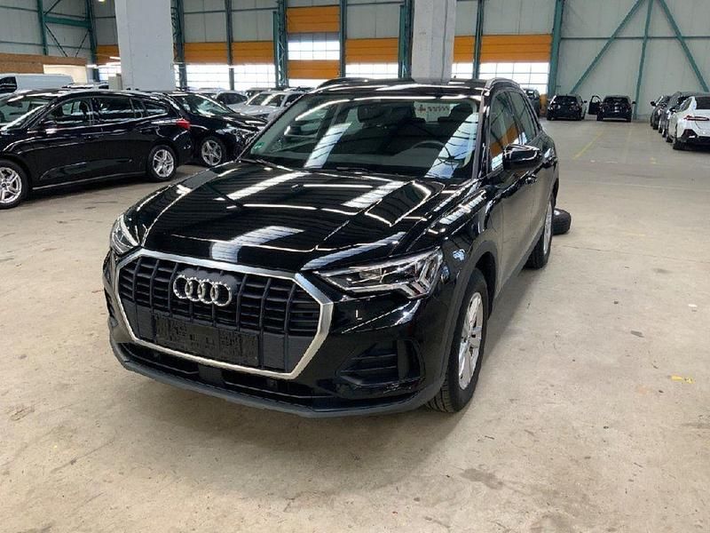 Gebraucht Audi Q3 Basis 245 PS (180 kW) 2022 Mythosschwarz SUV
