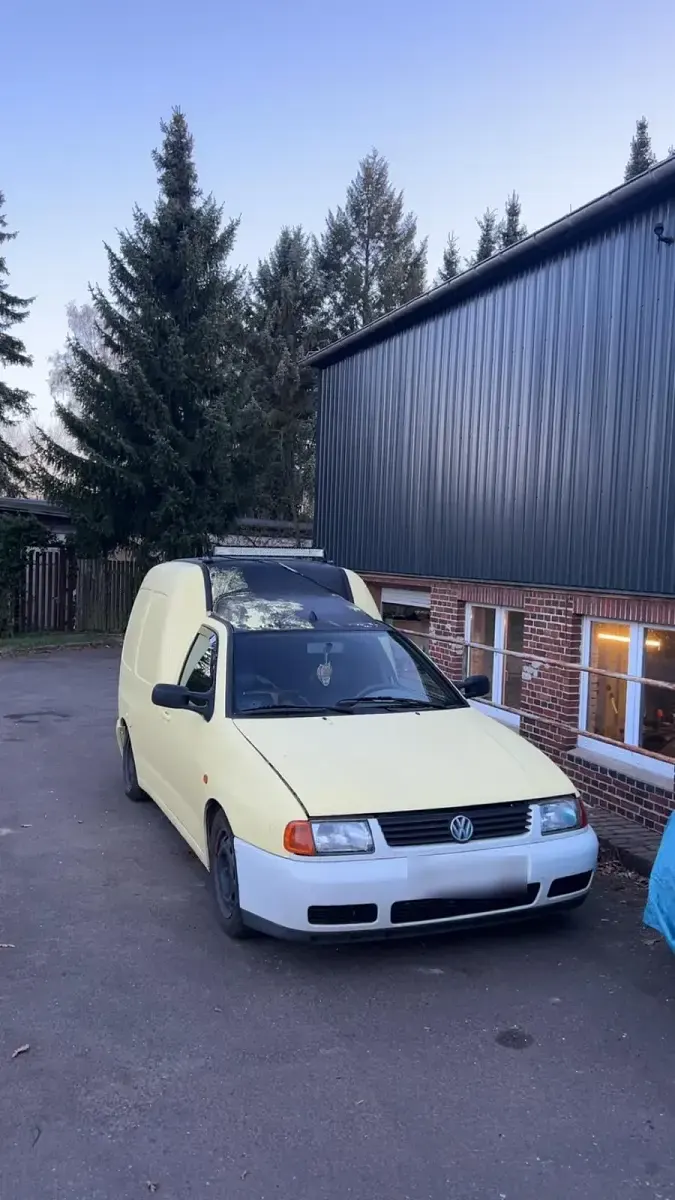 Gebraucht VW Caddy 64 PS (47 kW) 2003 Gelb Van / Kleinbus