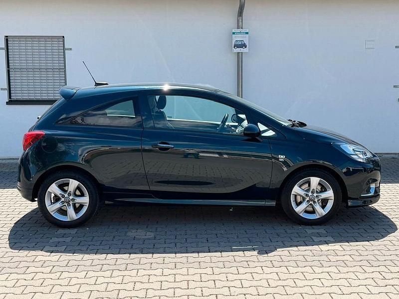 Usado Opel Corsa Innovation 150 HP (110 kW) 2015 Verde Citadino