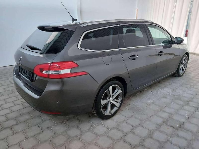 Gebraucht Peugeot 308 SW Allure 131 PS (96 kW) 2015 Moka braun Kombi
