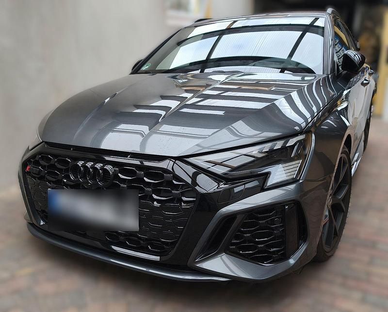 Gebraucht Audi RS3 Ambiente 400 PS (294 kW) 2023 Grau Limousine