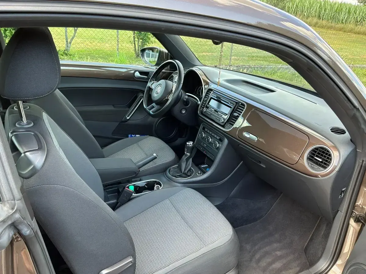 Gebraucht VW Beetle Design 160 PS (117 kW) 2012 Braun Kleinwagen