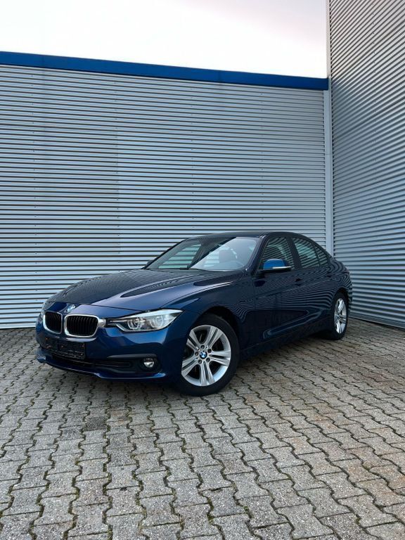 Blau Gebraucht 2018 BMW 316 Advantage Limousine | 12.999 € (Fairer Preis) - Bild 1/4