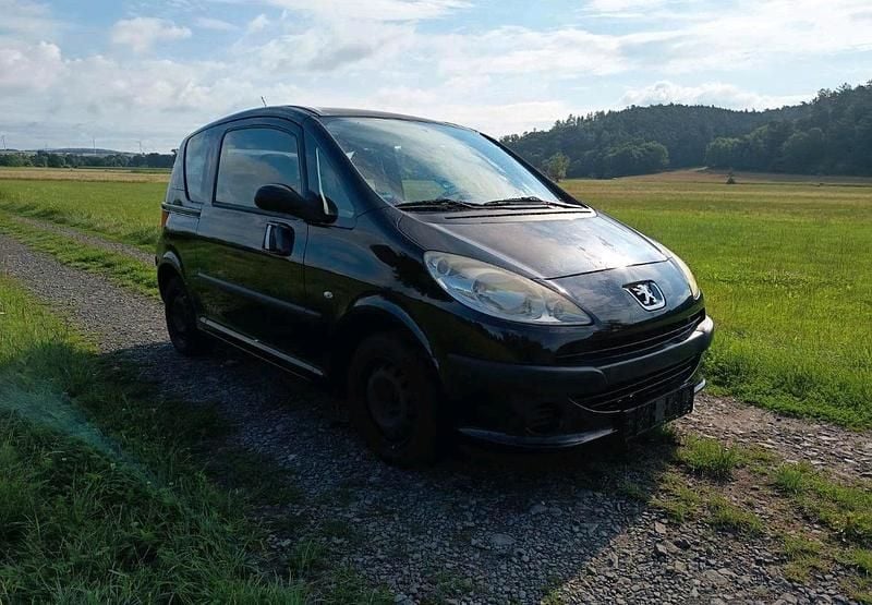 Schwarz Gebraucht 2009 Peugeot 1007 Premium Kleinwagen | 1.000 € - Bild 1/4