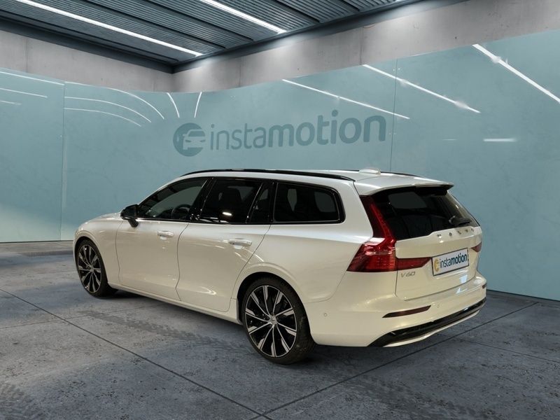 Gebraucht Volvo V60 Plus 197 PS (144 kW) 2023 Weiß Kombi