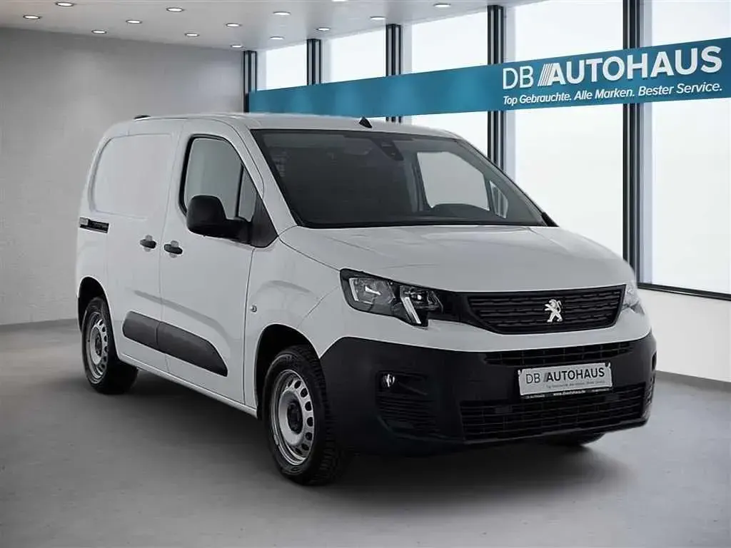 Gebraucht Peugeot Partner Premium 131 PS (96 kW) 2022 Weiß Van / Kleinbus