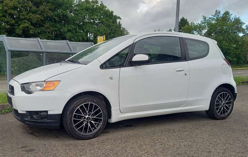 Porcelain white Gebraucht 2013 Mitsubishi Colt Kleinwagen | 3.750 € (Fairer Preis) - Bild 1/4