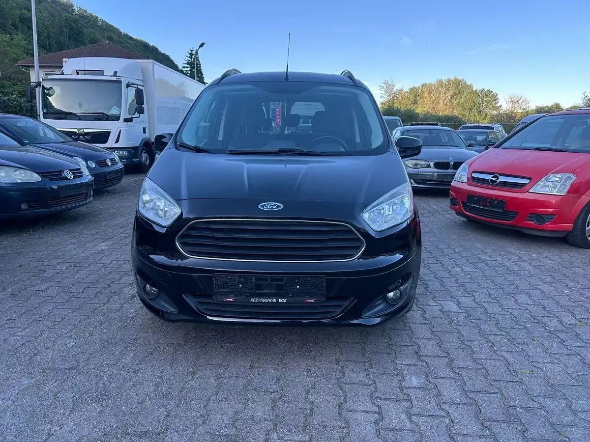 Occasion Ford Tourneo Titanium 95 ch (69 kW) 2017 Noir Break