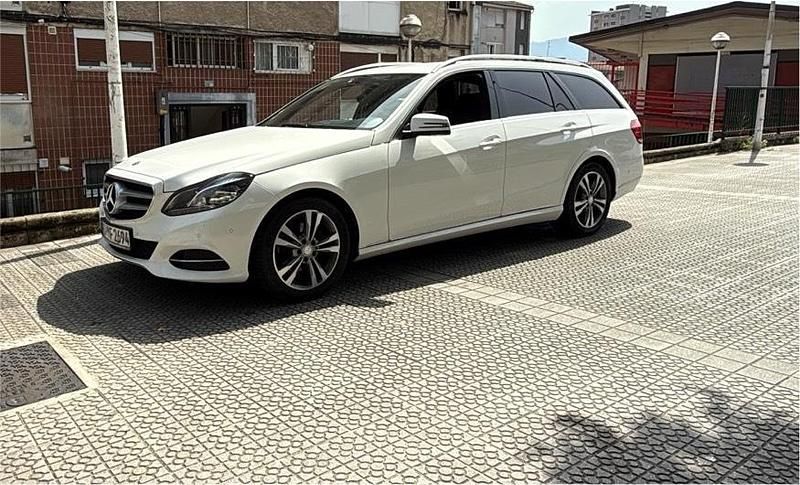 Weiß Gebraucht 2016 Mercedes E200 Avantgarde Kombi | 11.500 € (Superpreis) - Bild 1/4