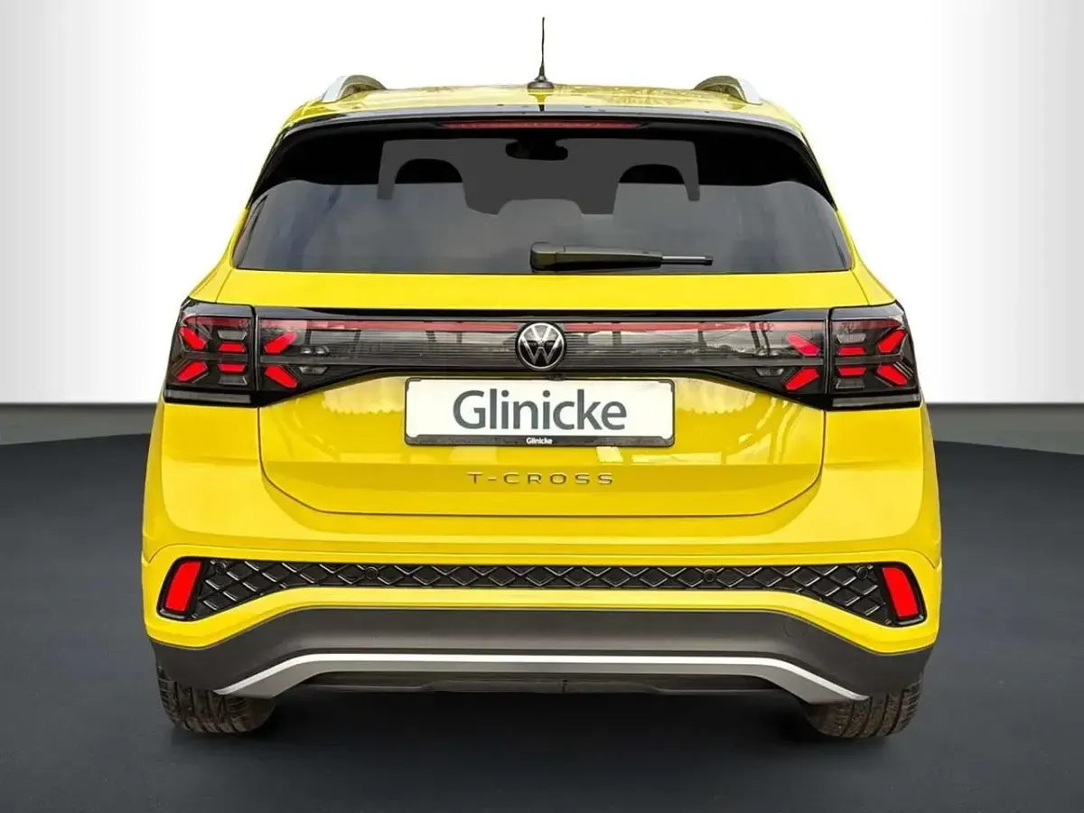Gebraucht VW T-Cross R-line 150 PS (110 kW) 2025 Grape yellow SUV