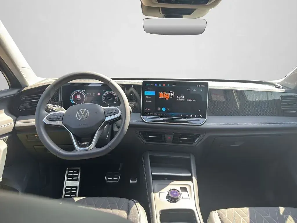 Gebraucht VW Tiguan Goal 150 PS (110 kW) 2025 Oyster silver metallic (metallic) SUV