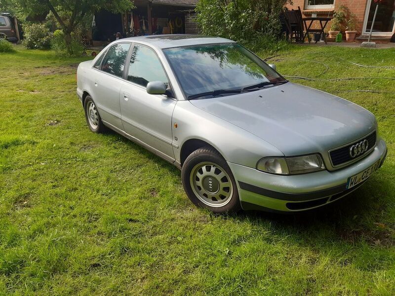 Silber Gebraucht 1997 Audi A4 Limousine | 5.000 € (Teuer) - Bild 1/4