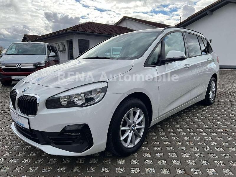 Alpinweiss iii Gebraucht 2020 BMW 216 Kombi | 14.990 € (Fairer Preis) - Bild 1/4