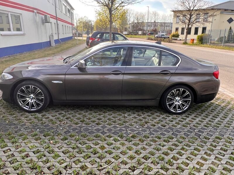 Gebraucht BMW 535 299 PS (219 kW) 2011 Grau Limousine