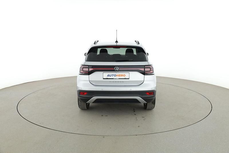 Używany VW T-Cross Life 110 KM (80 kW) 2021 Srebrny SUV