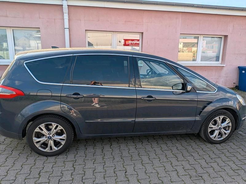 Second-hand Ford S-MAX Titanium 145 CP (106 kW) 2011 Albastru Monovolum