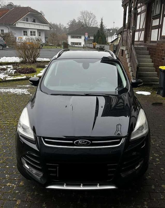 Gebraucht Ford Kuga Titanium 150 PS (110 kW) 2015 Schwarz SUV