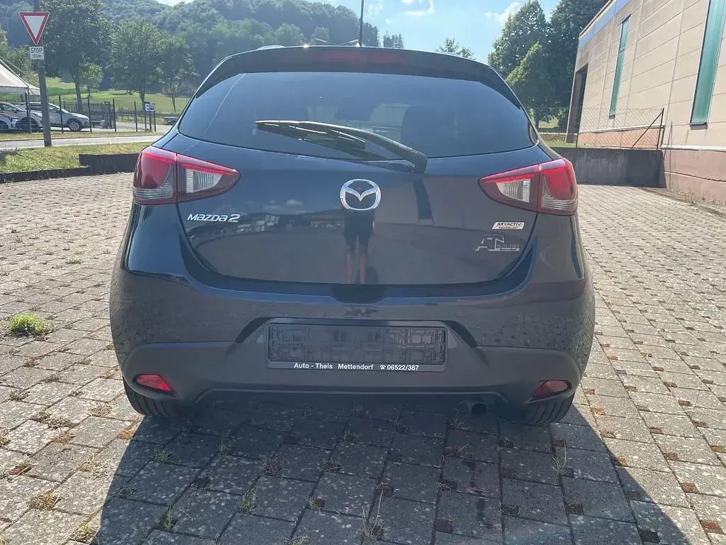 Gebraucht Mazda 2 Nakama 90 PS (66 kW) 2016 Blau Limousine