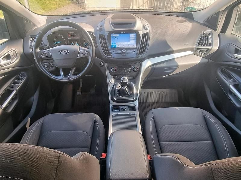 Gebraucht Ford Kuga 150 PS (110 kW) 2017 Schwarz SUV