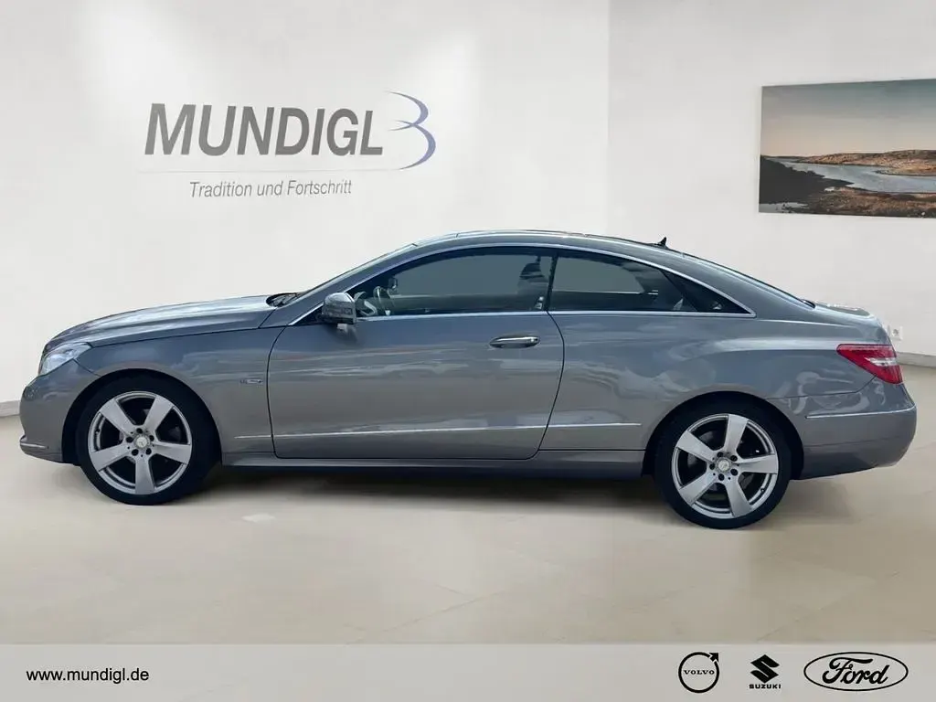 Gebraucht Mercedes E220 170 PS (125 kW) 2011 Silber Coupé