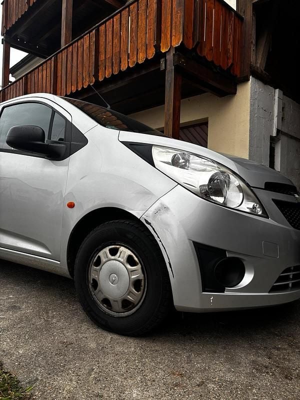 Gebraucht Chevrolet Spark 68 PS (50 kW) 2011 Silber Kleinwagen