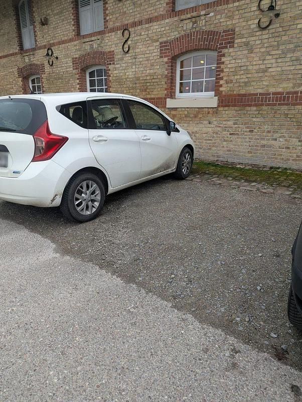 Gebraucht Nissan Note Acenta 80 PS (58 kW) 2013 Weiß Kleinwagen