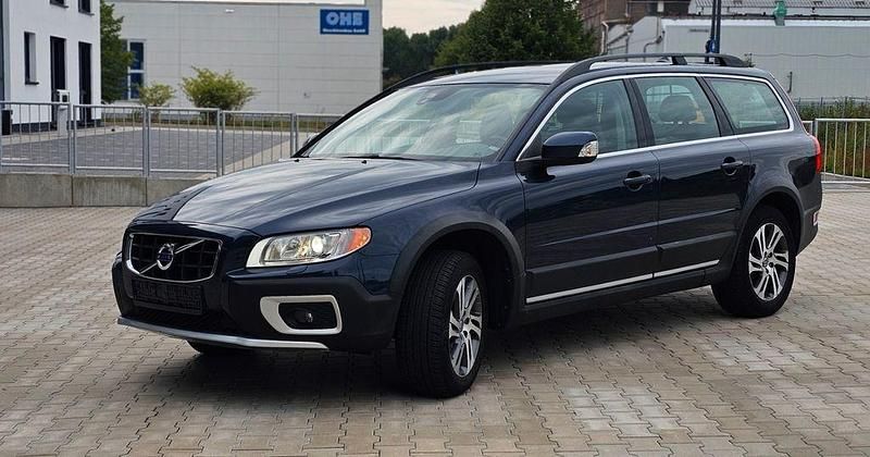 Blau Gebraucht 2013 Volvo XC70 Momentum SUV | 13.600 € - Bild 1/4