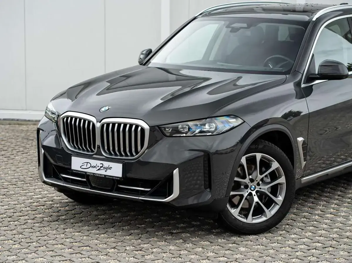 Gebraucht BMW X5 Comfort Edition 298 PS (219 kW) 2023 Dravitgraumetallic SUV