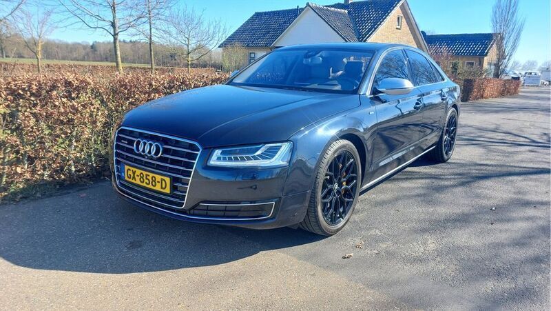 Blau Gebraucht 2014 Audi A8 Proline Limousine | 15.400 € (Superpreis) - Bild 1/4